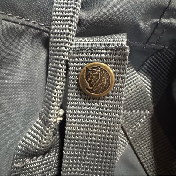Fjallraven Kanken Classic Everyday Backback in Super Grey main image 7